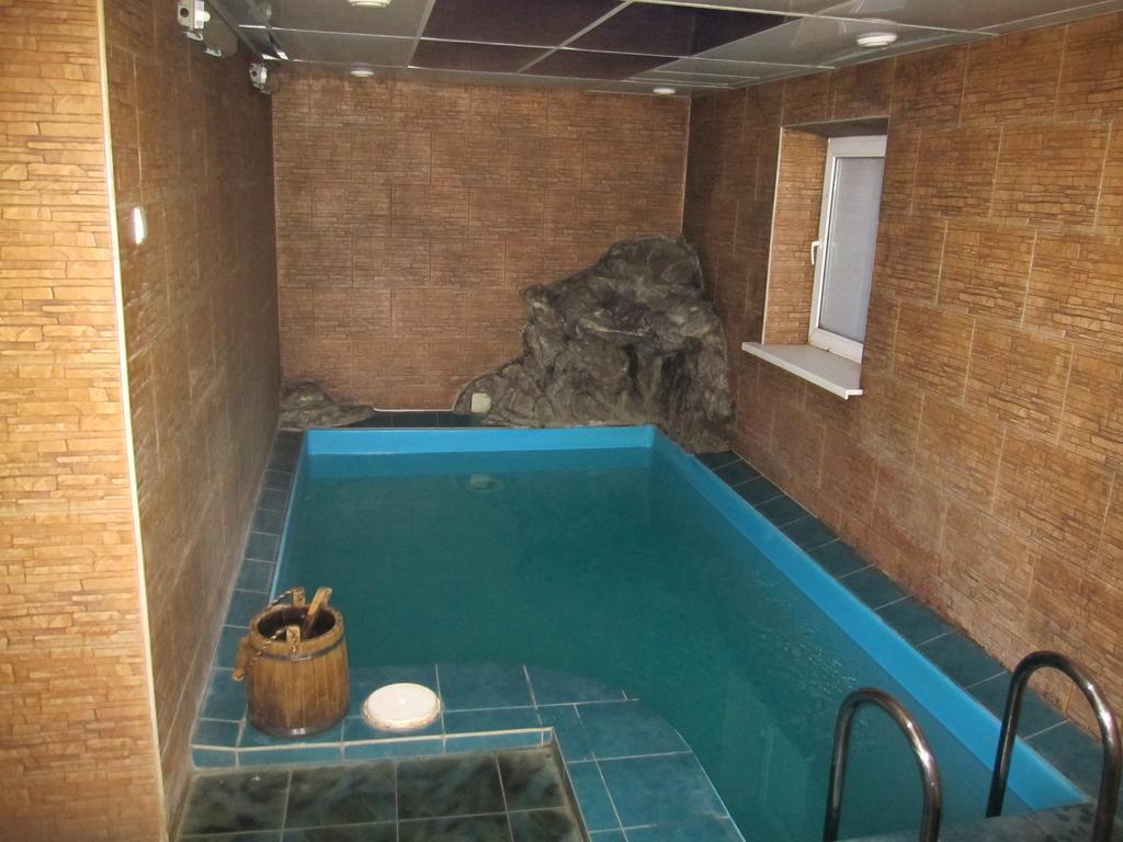 Jaguar Hotel Complex ハルキウ エクステリア 写真